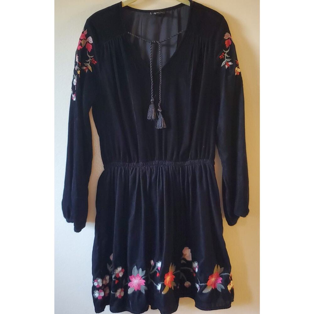 Womens Ana A New Approach Black Velvet Embroidered Dress Size M Long Sleeve